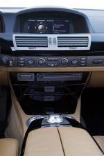 BMW 760i 2001 года